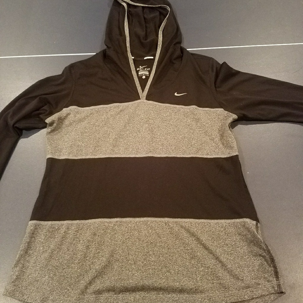 Women's size LG Nike shirt